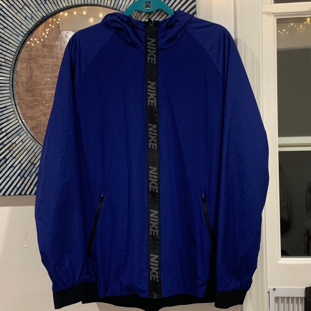 LIKE NEW: Nike Dry-Fit men’s jacket